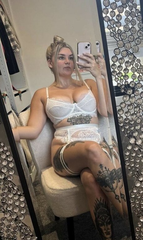 Hollie Jakeway OnlyFans kostenlos geleakt