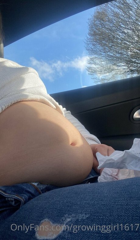 growinggirl1617 OnlyFans-Bilder