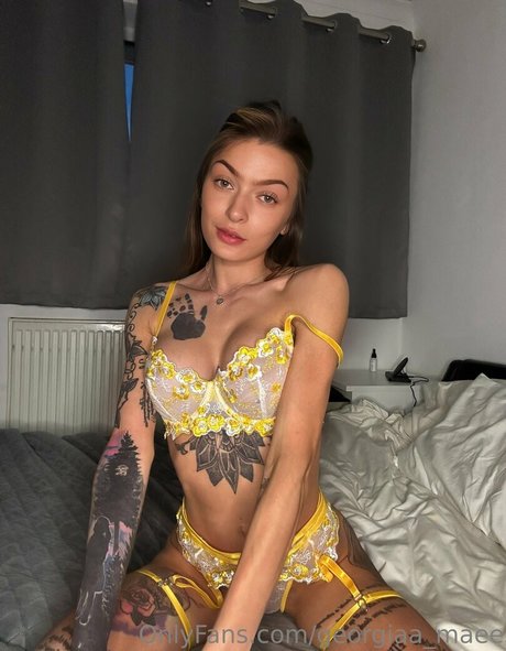 georgiaa maee Füße OnlyFans