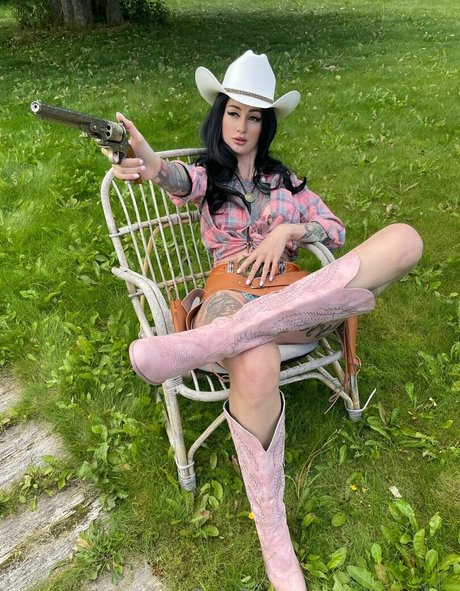 Avrora sg OnlyFans Pornografie