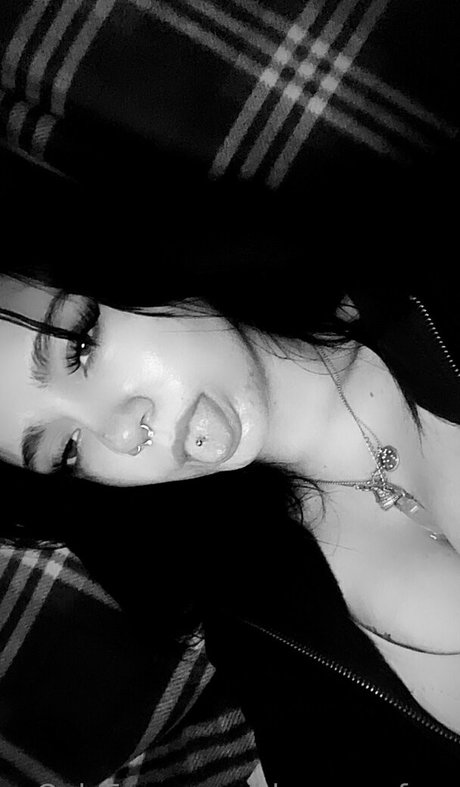 blue emofree Füße OnlyFans