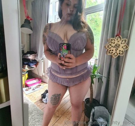 naughty rosie OnlyFans-Bilder