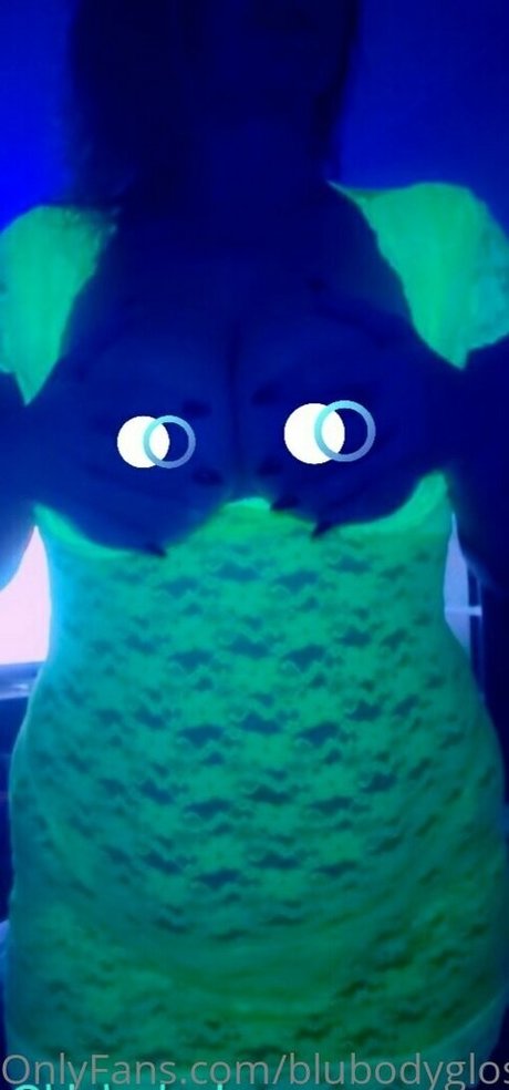 blubodygloss OnlyFans Fotos