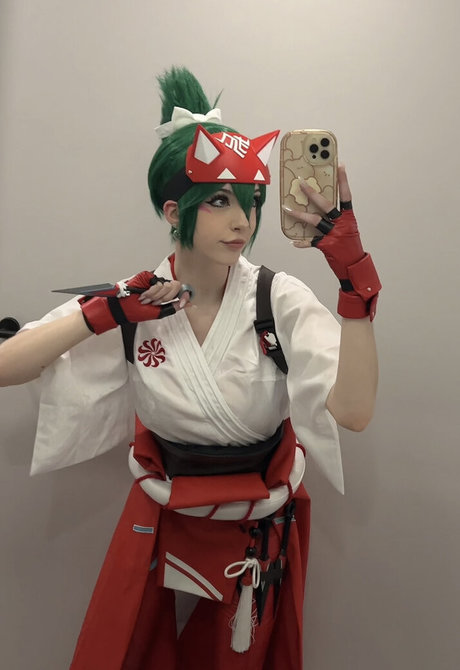 emiki28 OnlyFans Model Fotos