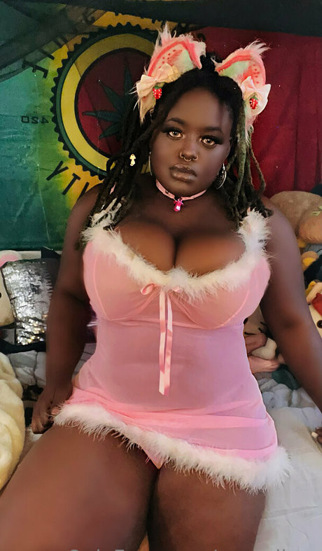 monnibon Nacktbilder von OnlyFans geleakt