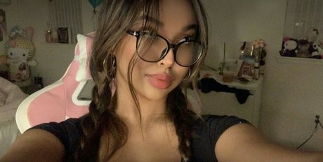 Savii Nacktbilder von OnlyFans geleakt