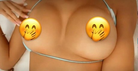 Savii Nackt auf OnlyFans