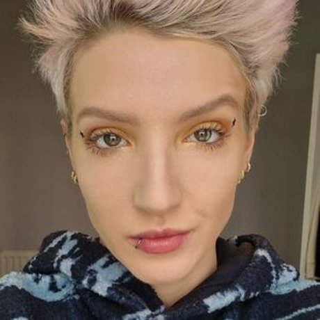 who on earth is anna Leaks von Nacktbildern auf OnlyFans