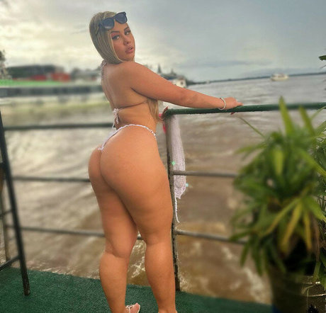 Ana Caroline Nacktbilder von OnlyFans geleakt