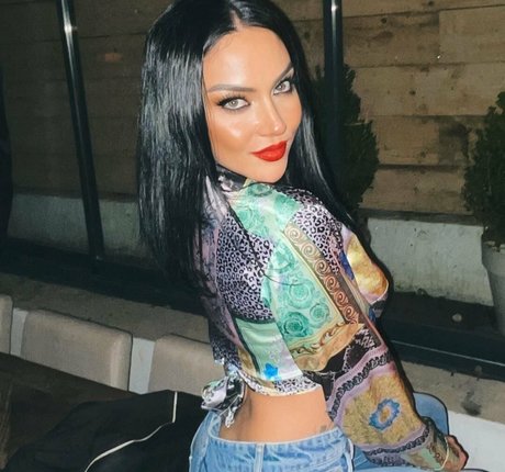 dessous-baby onlyfans Aktbilder Vorschau