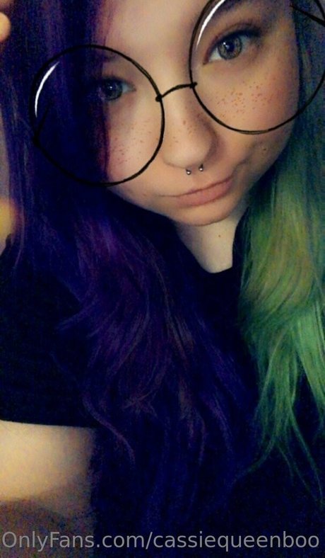 cassiequeenboo OnlyFans Nacktbilder geleakt
