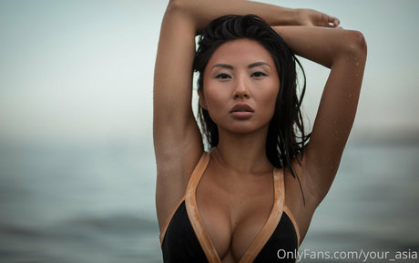 asian model OnlyFans Nacktfotos