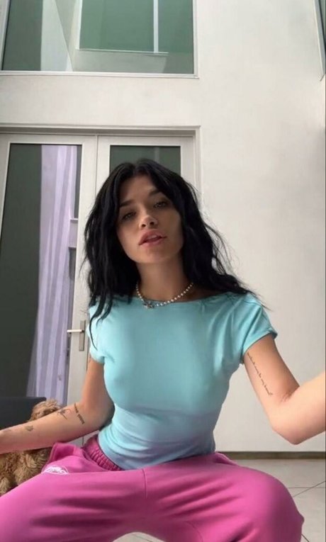 Nessa Barrett Nacktbilder-Leaks von OnlyFans