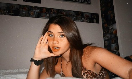 Nessa Barrett OnlyFans-Pornos