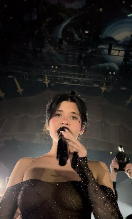 Nessa Barrett OnlyFans Bilder