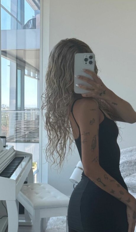 Nessa Barrett OnlyFans Nacktbilder geleakt