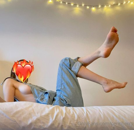 cencherry OnlyFans Brüste Bild