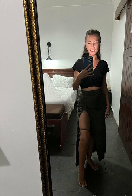 Elina re vip OnlyFans Star