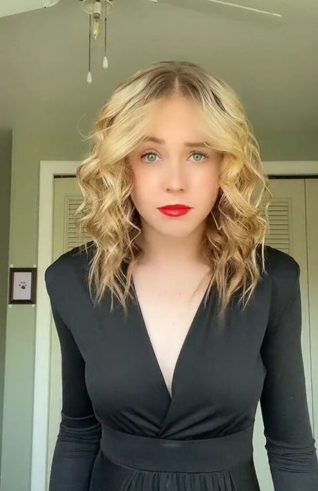 Kira Graceeee OnlyFans-Bilder