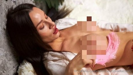 adelmorel OnlyFans nackt