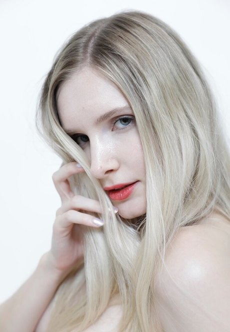 Lily Hart Neuer OnlyFans Leak