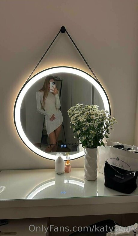 katyasun OnlyFans schlank