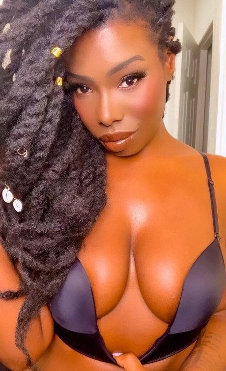 Sarika Soal OnlyFans Nacktbilder