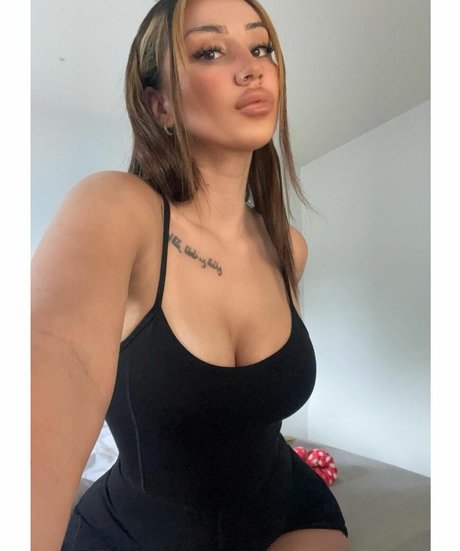 Xosnoh Nackt auf OnlyFans