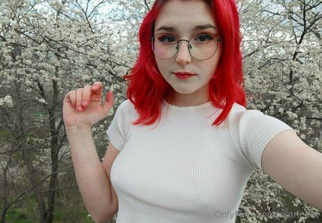 skarleeet OnlyFans schlank