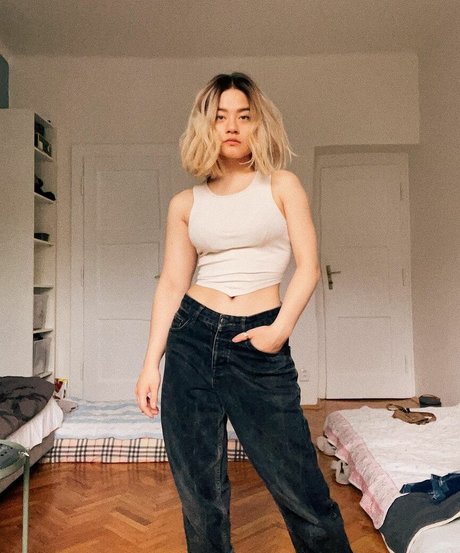 Anne Whisper OnlyFans Sextape