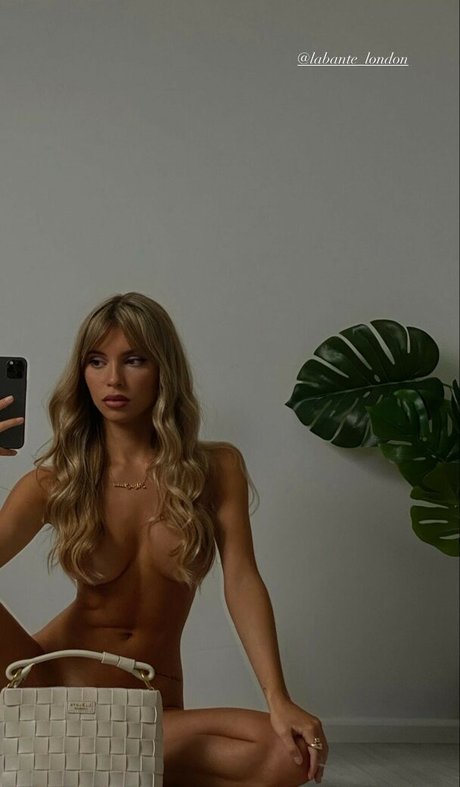 Anneka Madget OnlyFans