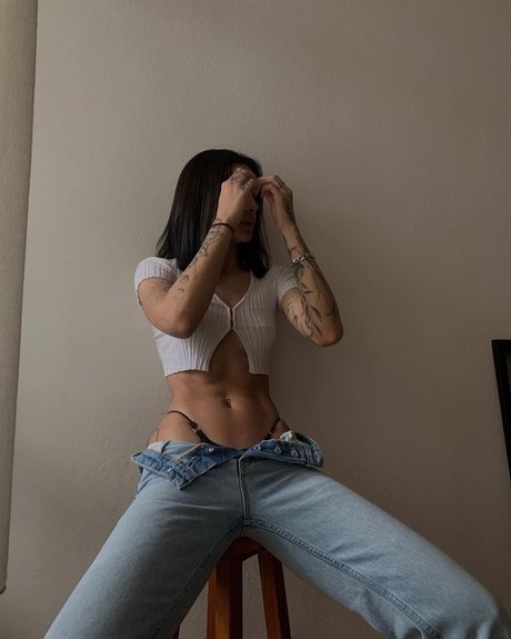 Pelinay Igit OnlyFans Beiträge