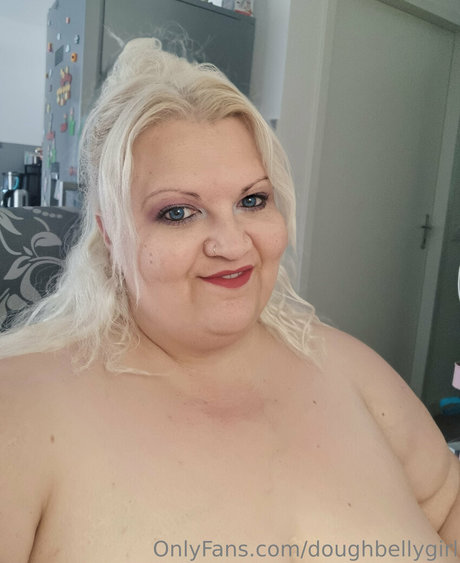 doughbellygirl Leak von OnlyFans-Inhalten