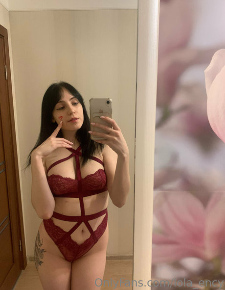 lola ency OnlyFans Bilder