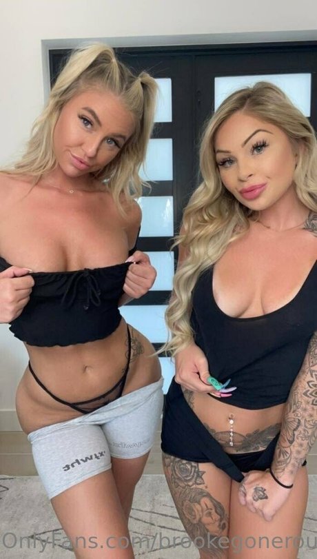 brookegonerouge NurlyFans-Brüste