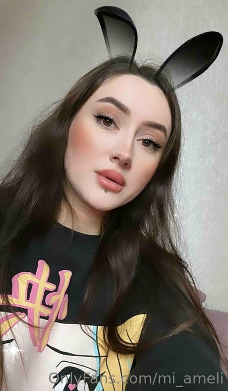 mi ameli OnlyFans Brüste Bild