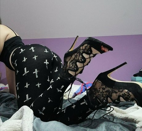 laly911 free OnlyFans Strip