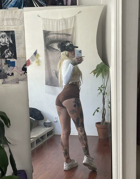 brattymalone OnlyFans Strip