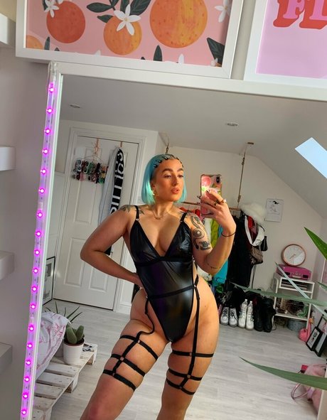 mimialmighty OnlyFans explizite Inhalte