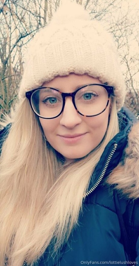 lottielushloves OnlyFans nackt