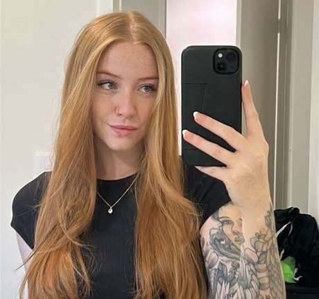 Little miss red Leaks von OnlyFans