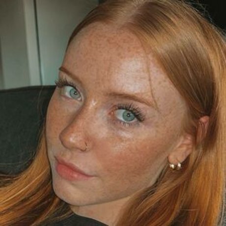 Little miss red Unzensiert OnlyFans