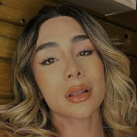 Mayra Becerra Oben ohne OnlyFans