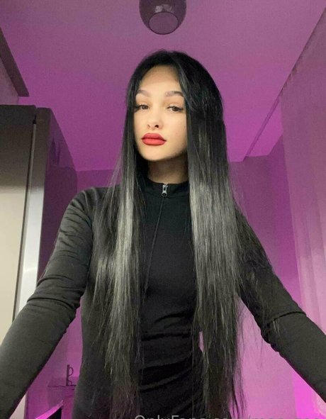 mee zee Nacktbilder-Leaks von OnlyFans