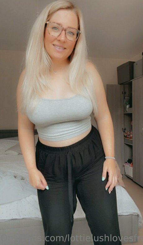 lottielushlovesfree Nacktbilder geleakt OnlyFans