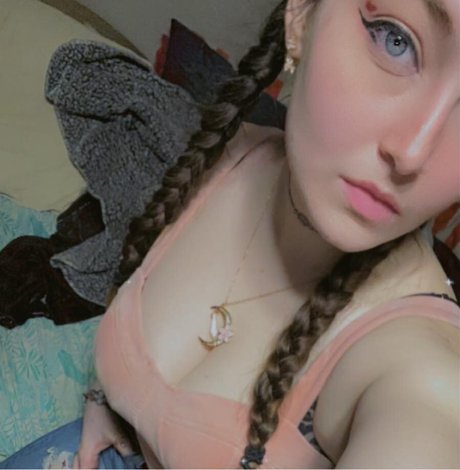 Lylah Love OnlyFans Brüste Bild