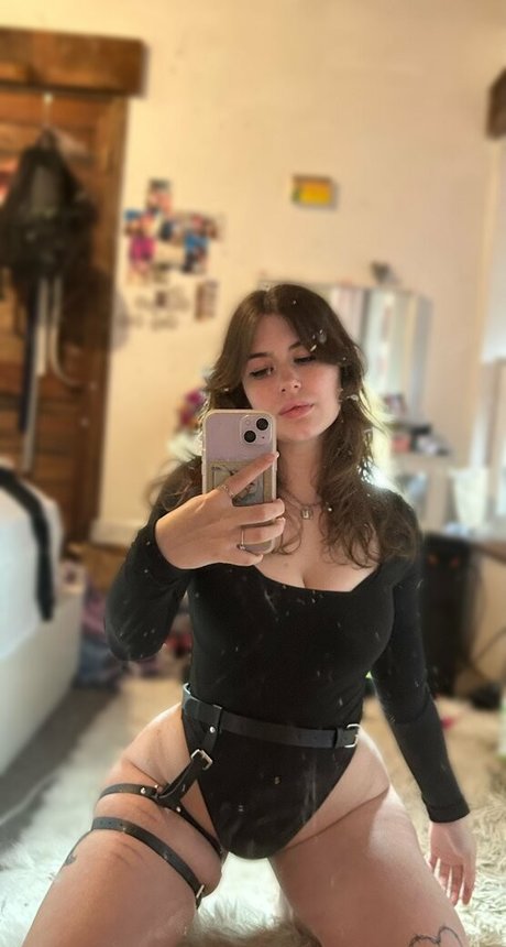 Matchapup OnlyFans Striptease