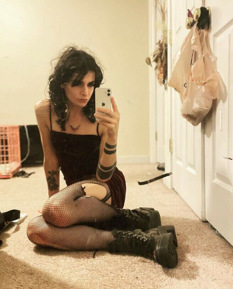 Hillbillygothic OnlyFans Modelfoto