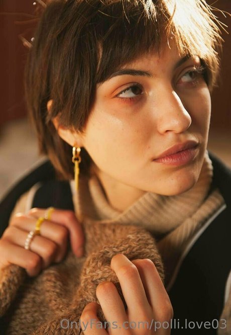 polli love03 OnlyFans Striptease