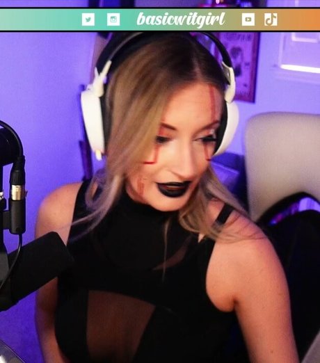 BasicWitGirl OnlyFans Pornografie geleakt